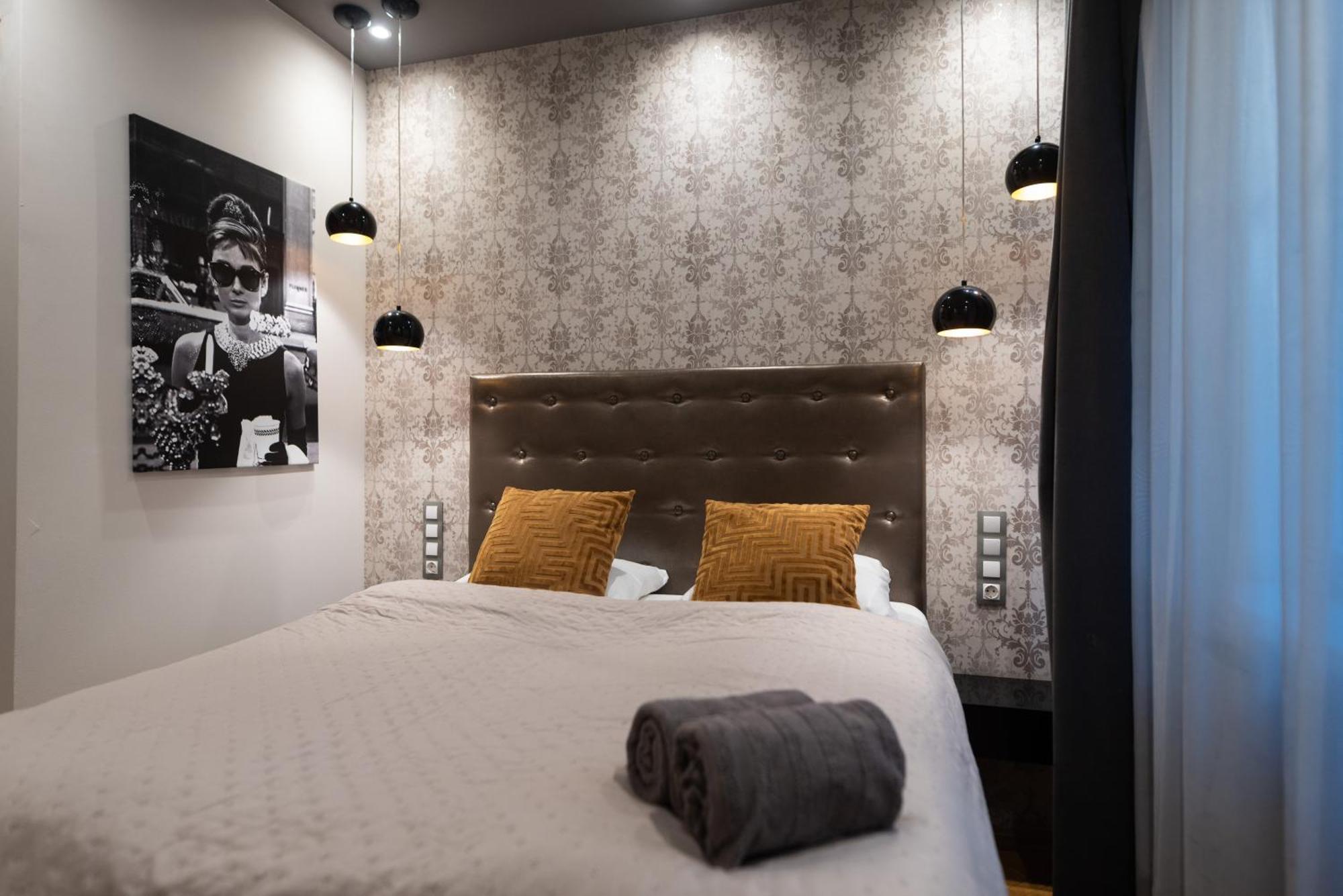 Chic Central 1Br Retreat Near New York Cafe With View Budapest Extérieur photo